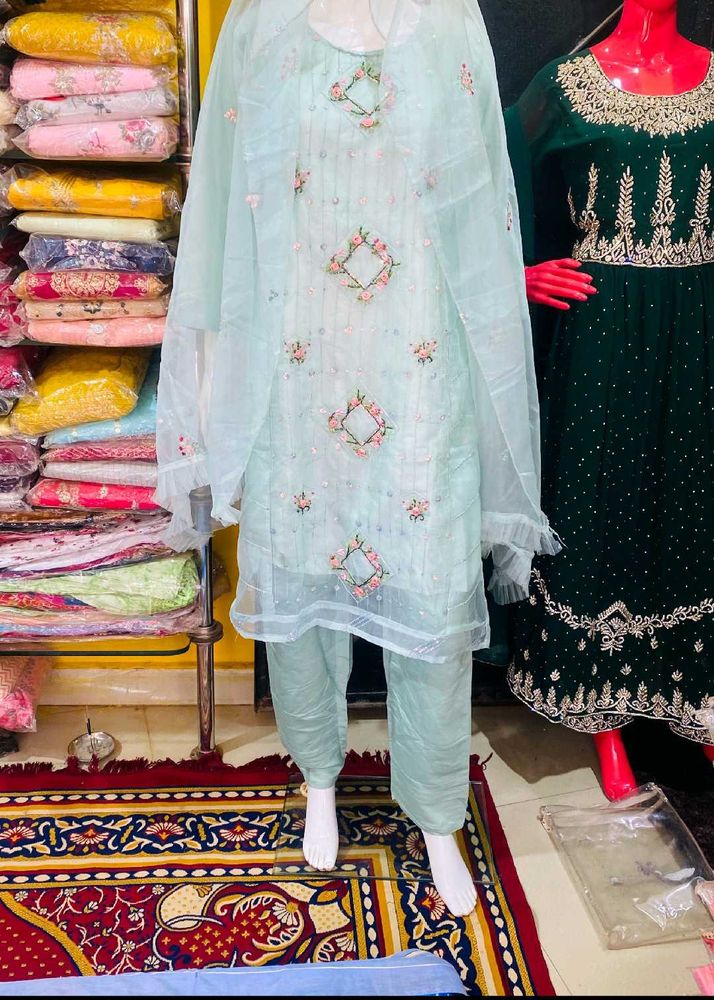 Pakistan Suit 😍😍 Restock