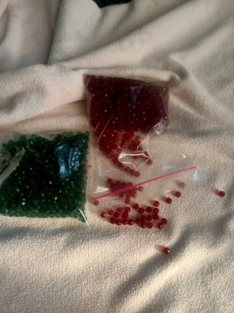 Green And Marron Colour Beads