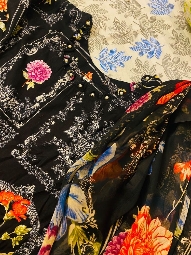 Pakistani Suit With Patching