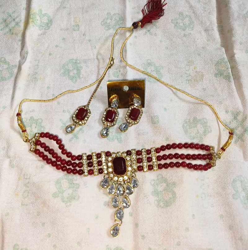 Necklace Earings And Maang Tika