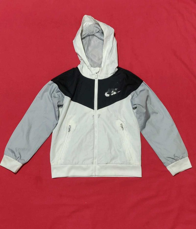 Nike Jecket Size 6/7 Years Boy