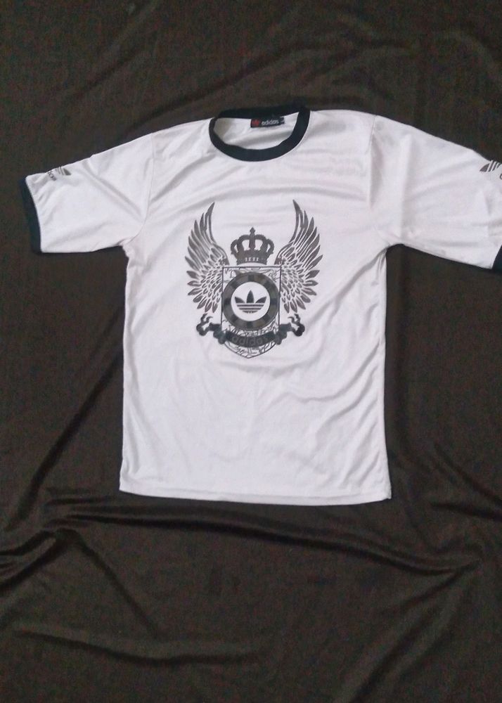 Adidas T-shirt
