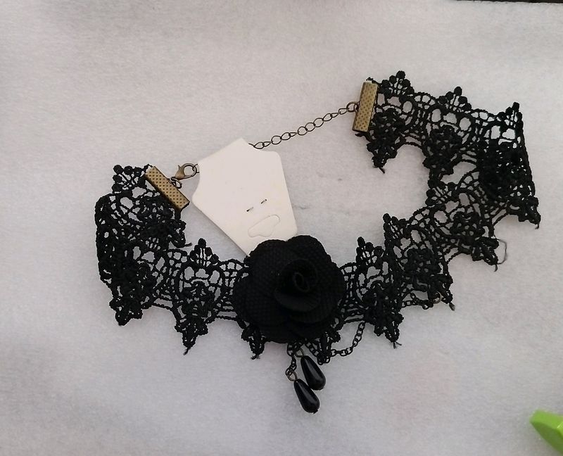 Women Black Stylish Choker