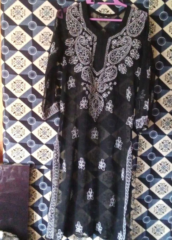 Elegant Black Embroidered Kurta