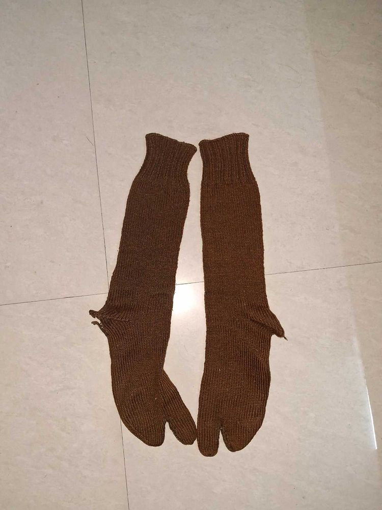 Brown Split-Toe Socks