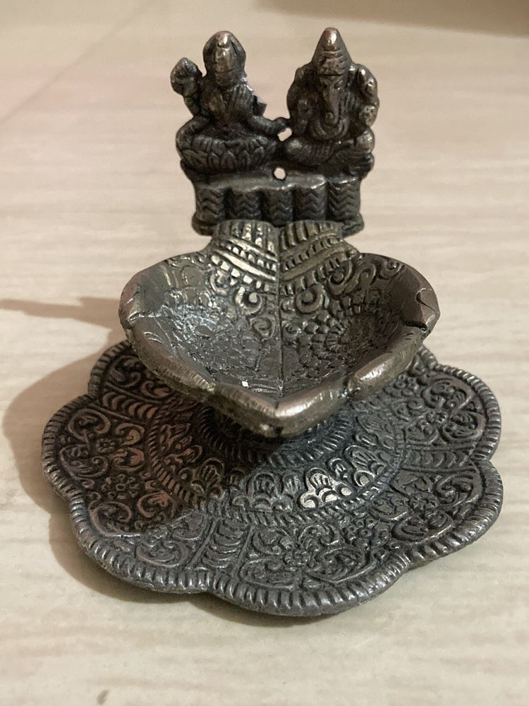 Diya Holder