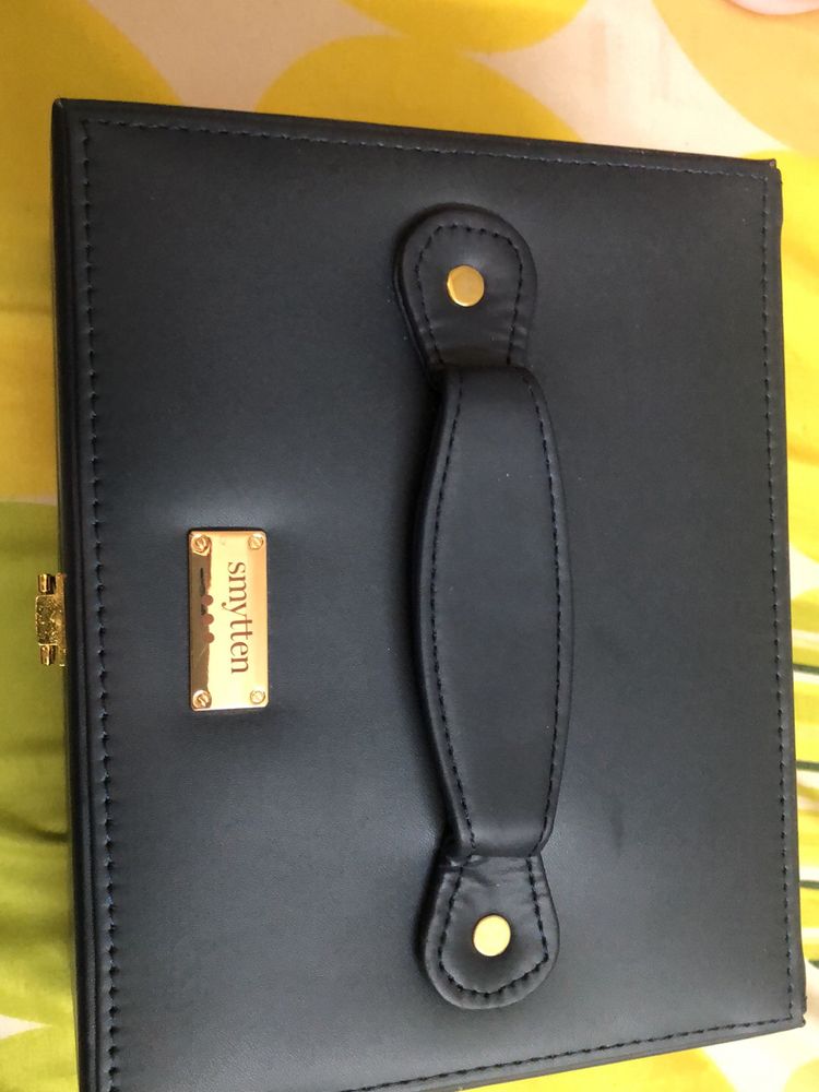 Vanity Box- Leatherette