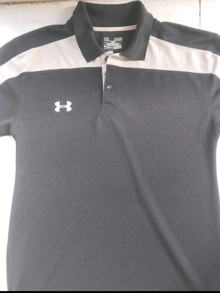 Black Under Armour imported t-shirt (Honduras)