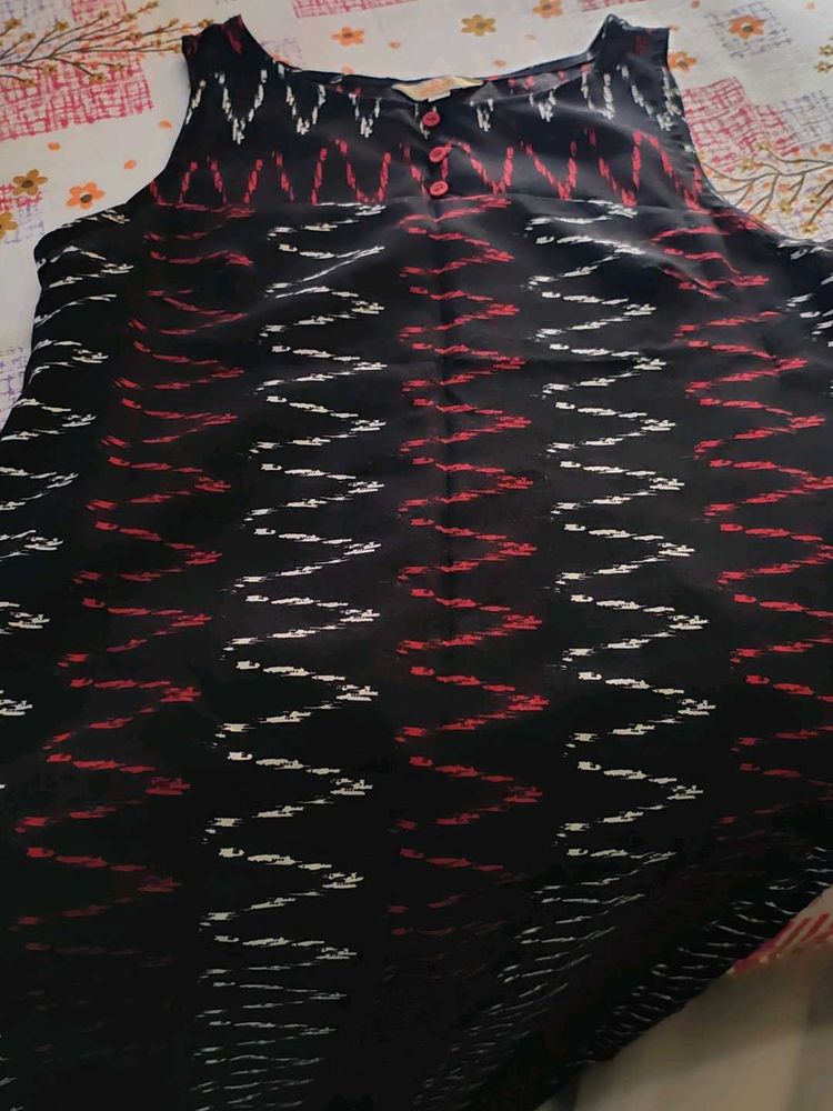 Stylish Sleeveless Kurti