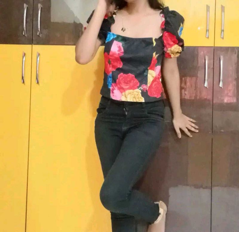Floral Print Puff Sleeve Top
