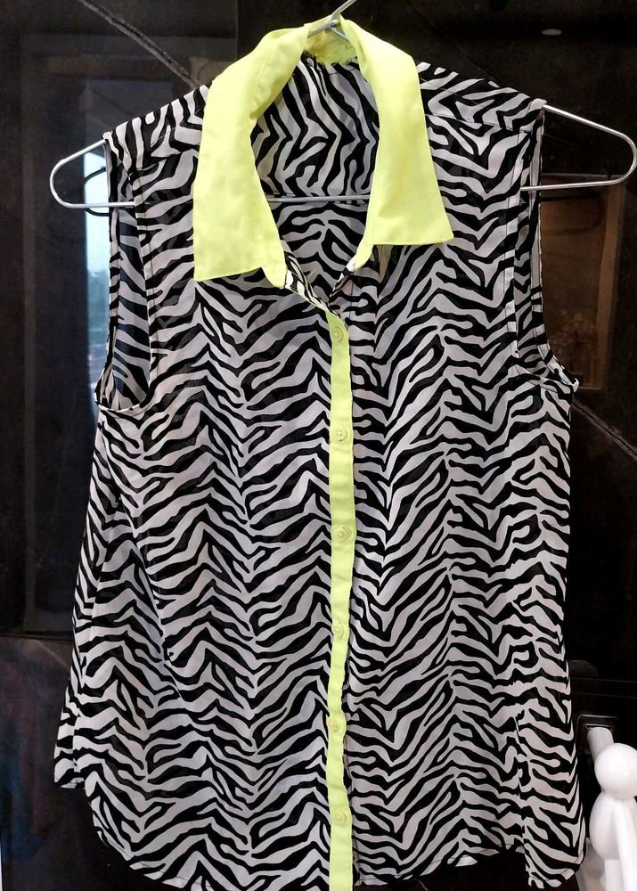 Sleeveless  Shirt