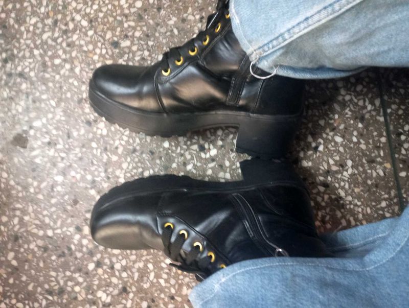 Black Chain Boots (Women) (Winter)
