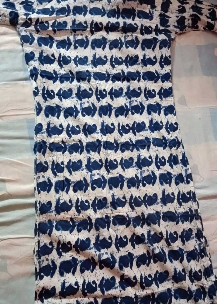 Printed Blue &amp; White Kurta