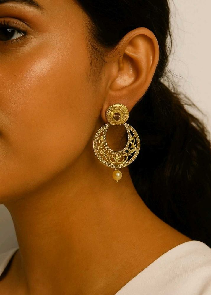 Elegant Gold Earrings (New)