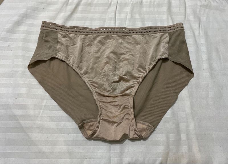 Women&#39;s Beige Briefs 30-36