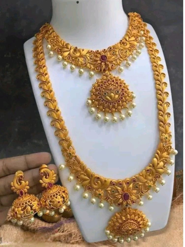 Women&#39;s Jwellery With Earings