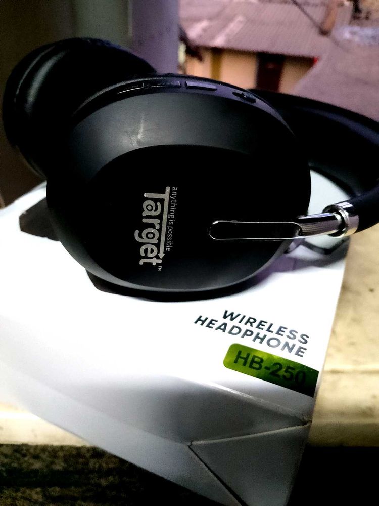 Target HB-250 Wireless Headphones🎧