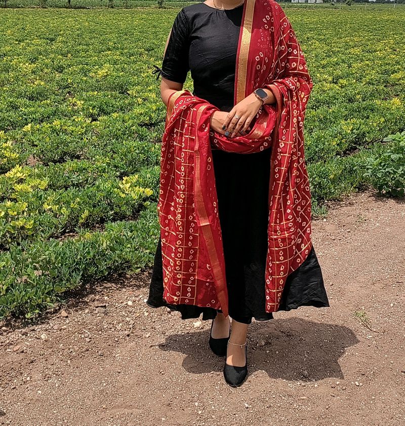 Long Anarkali Kurti With Bandhani Dupatta