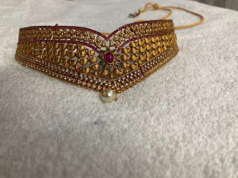 Gold Chocker With Jumka