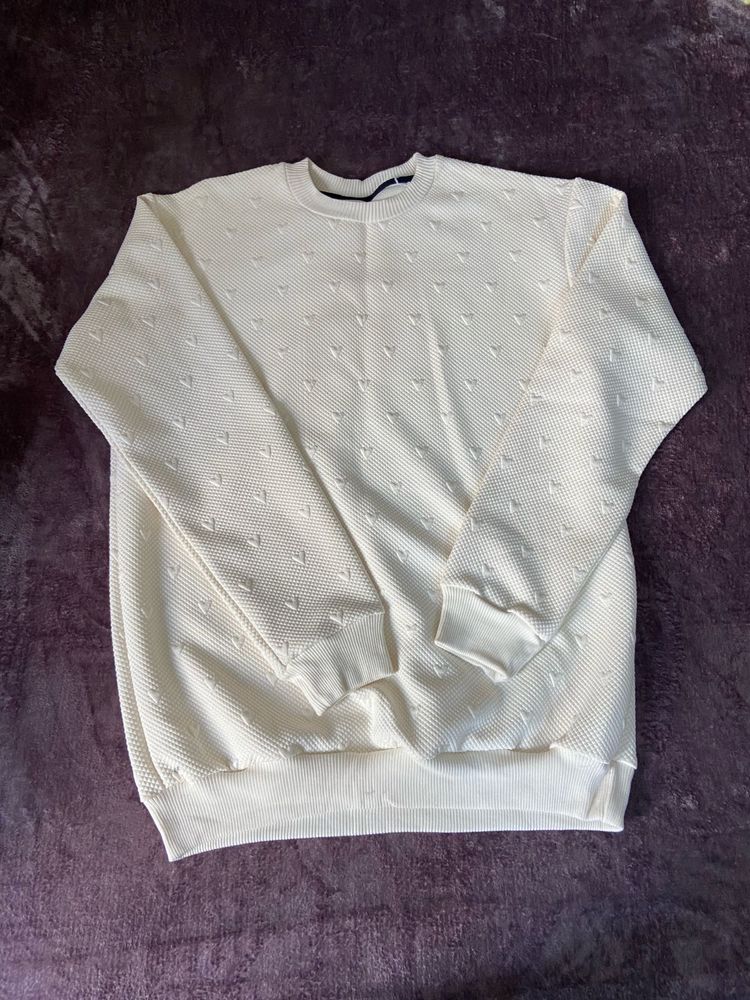 Love Detailed Cream Sweatshirt