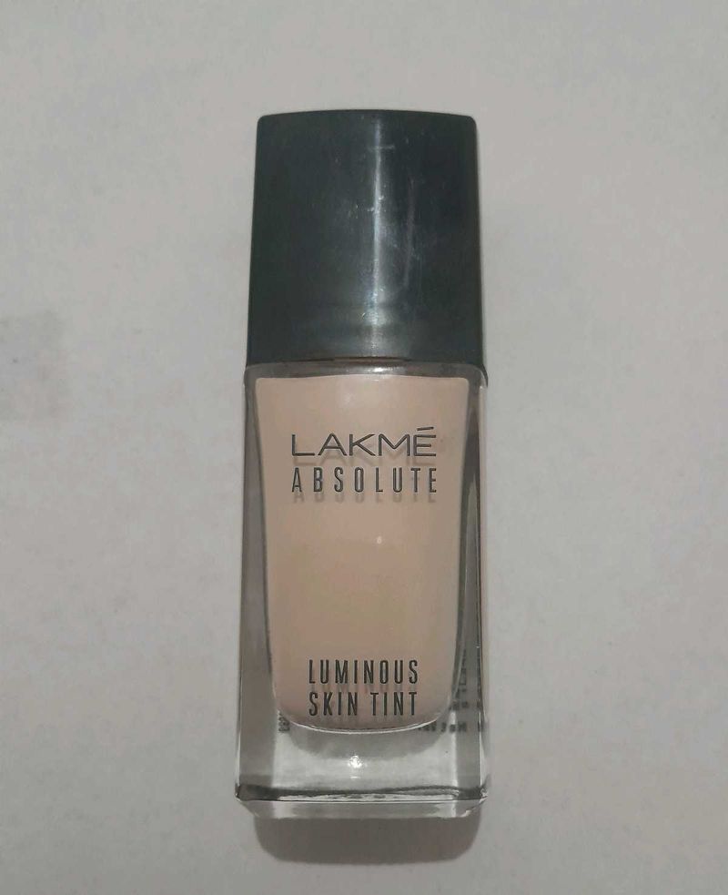 Lakme Absolute Foundation