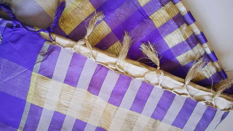 CREME &amp; PURPLE CHECKED SAREE + FREE GIFT!