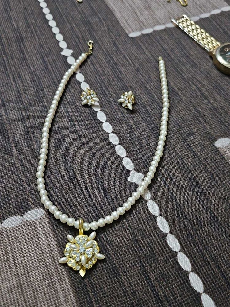 Pearl Necklace &amp; Earring Set