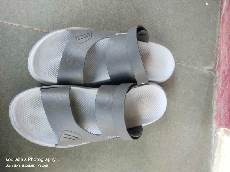 Walkaroo Grey Casual Sandals