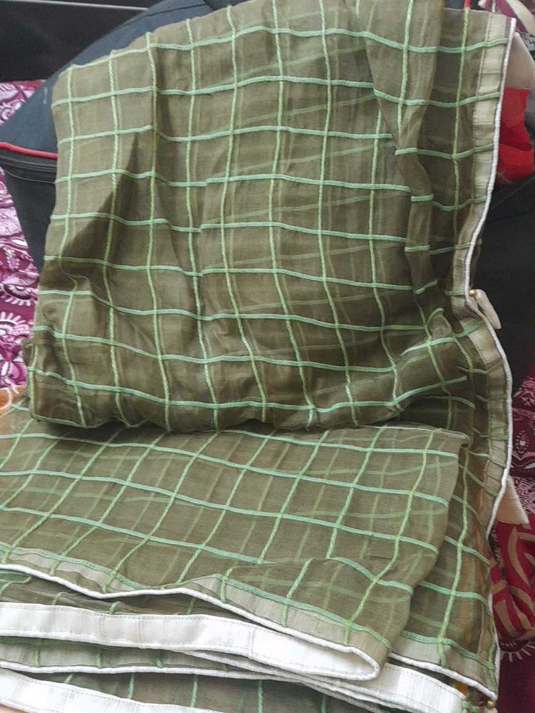Checked saree