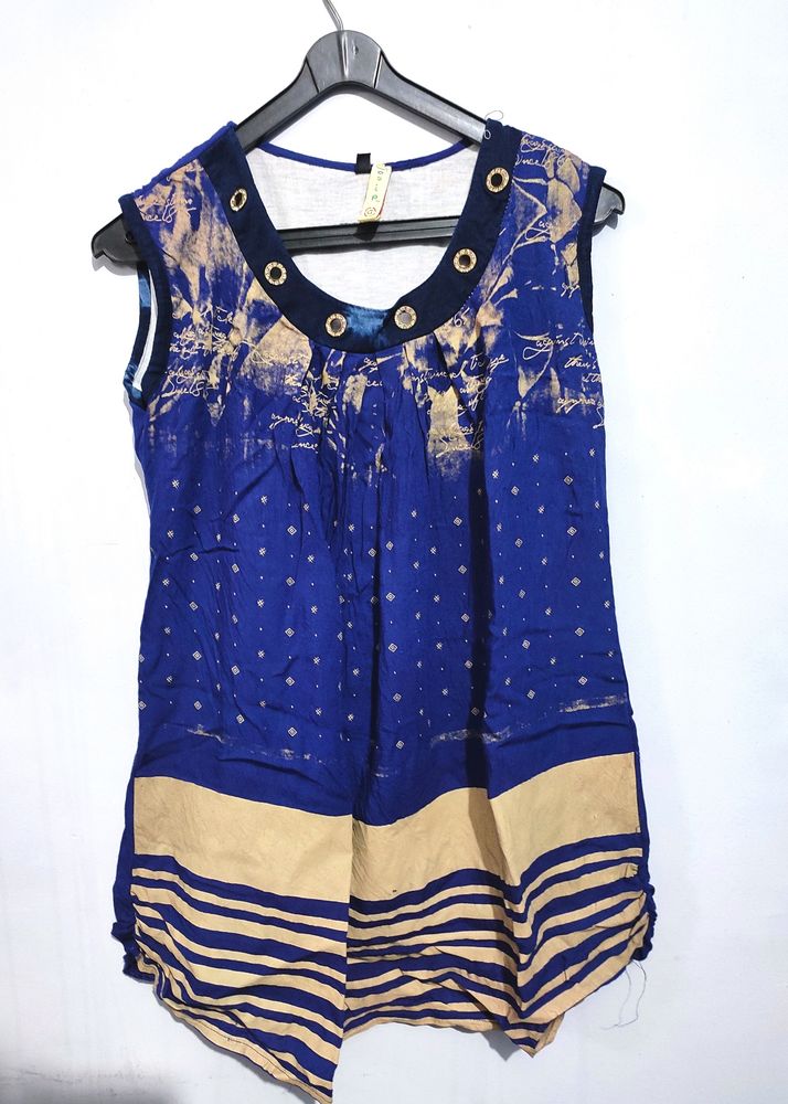 Major Price Drop Navy Blue Printed Top (XXL)