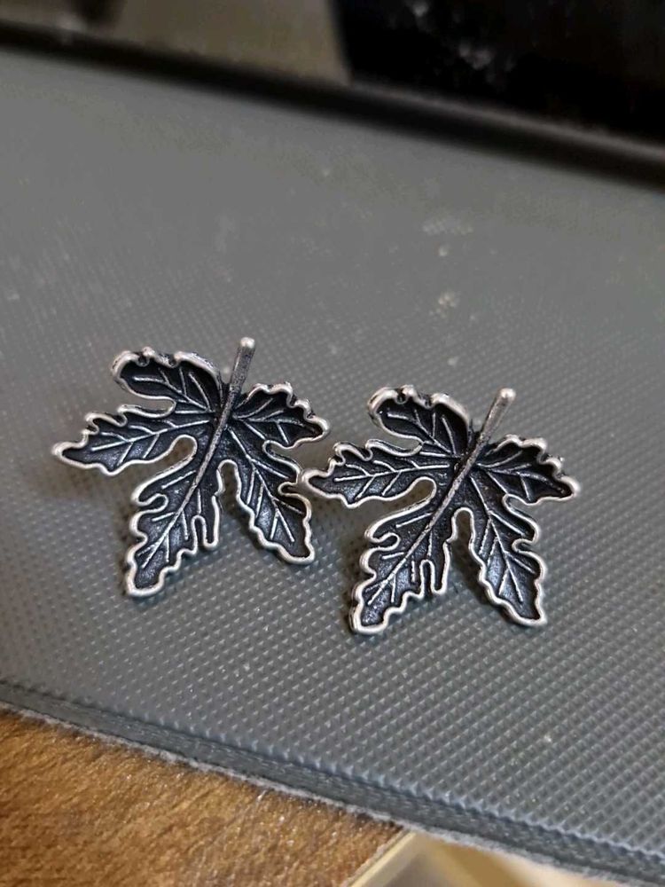 Leaf Design Stud Earrings