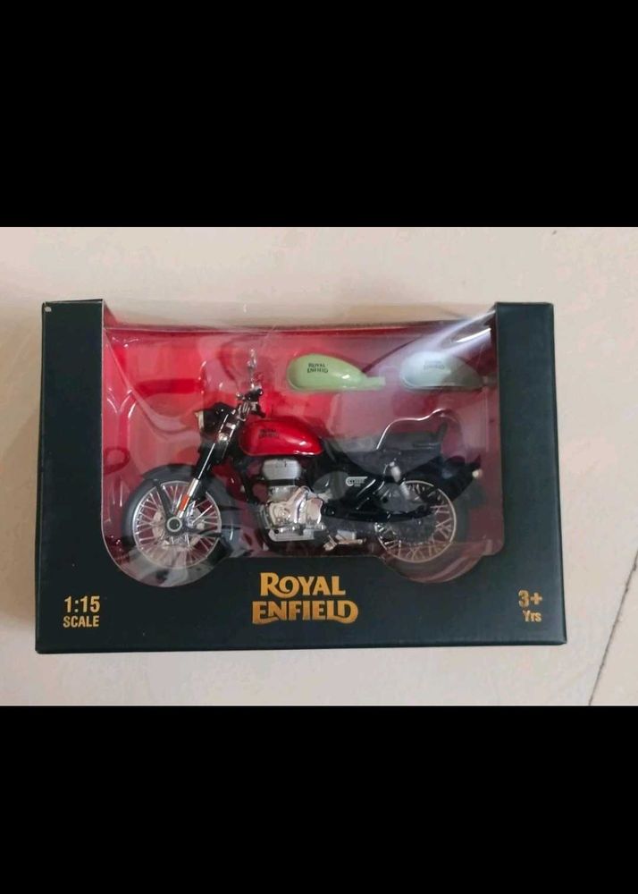 Royal Enfield dicaste model of 1:15 scale