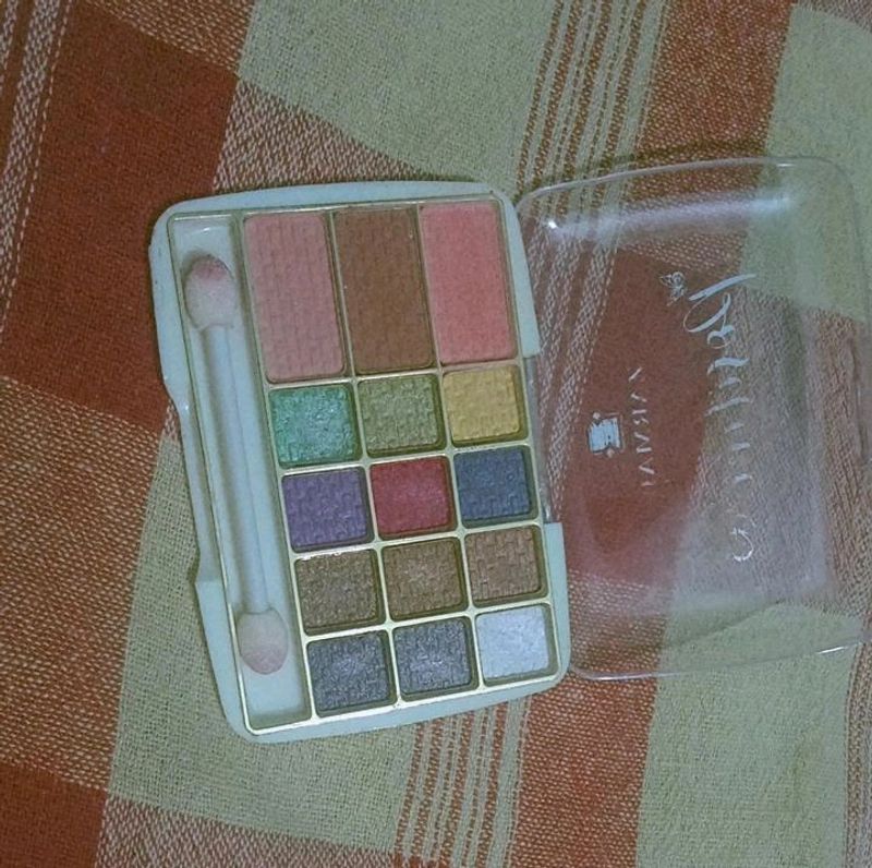 12 Eyeshadows And 3 Blush