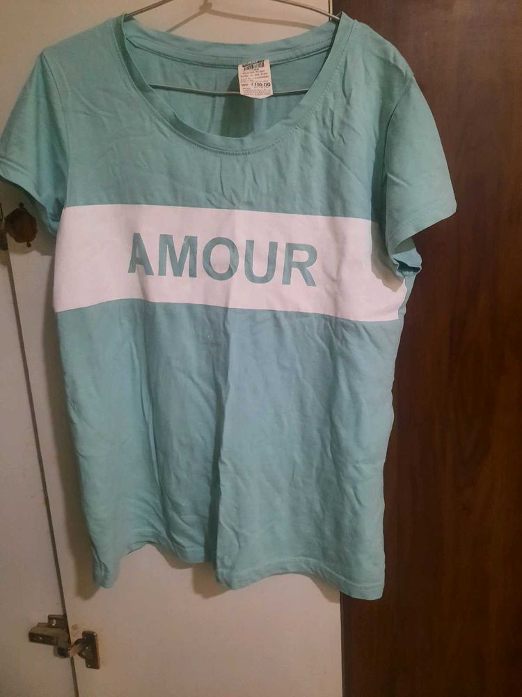 Cute Amour Graphic Tee