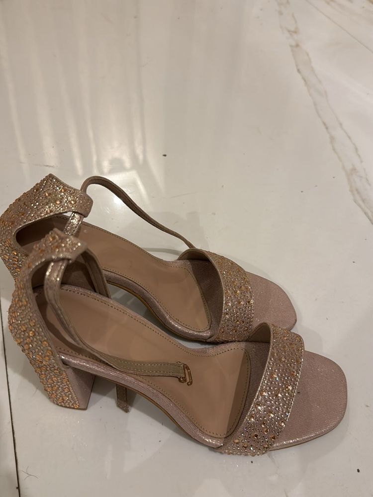 Stelatose Block Heels 👠