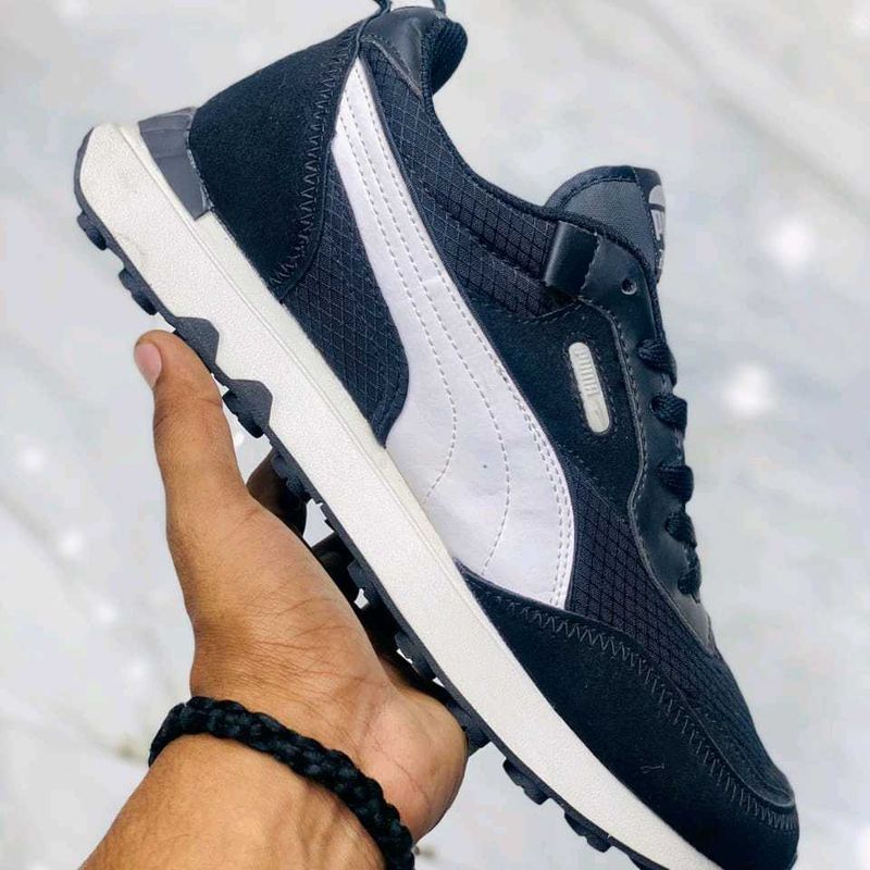 Puma Sneakers