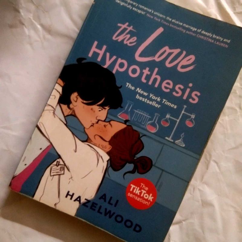 The Love Hypothesis - Ali Hazelwood.
