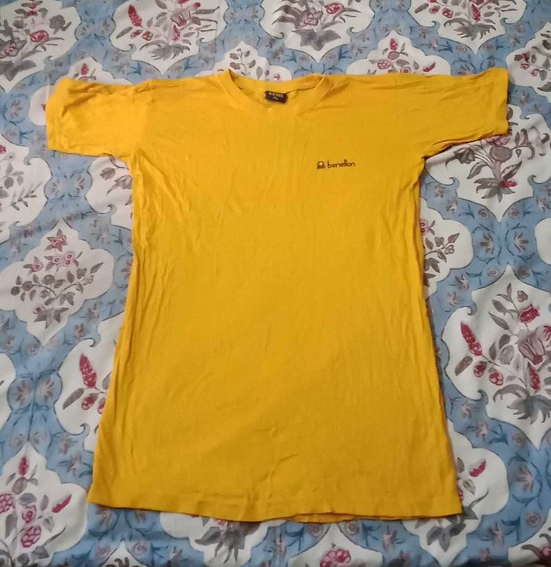 YELLOW TSHIRT