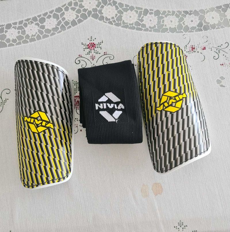 Shin Guard (Large size) from Nivia