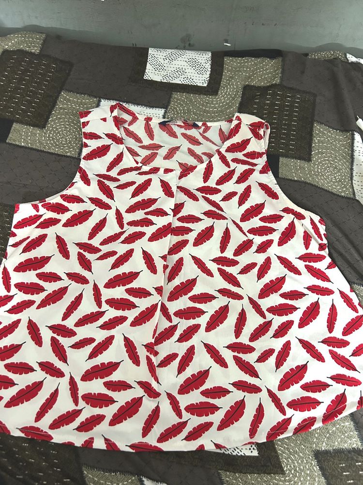 Woman’s red Leaf Print Sleeveless Top