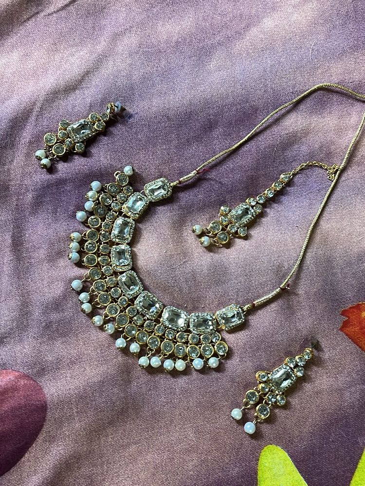 Studded Jewellery Set