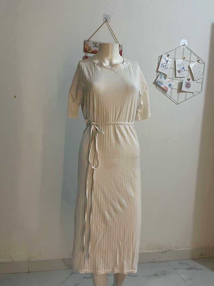 Elegant Midi Dress with Belt