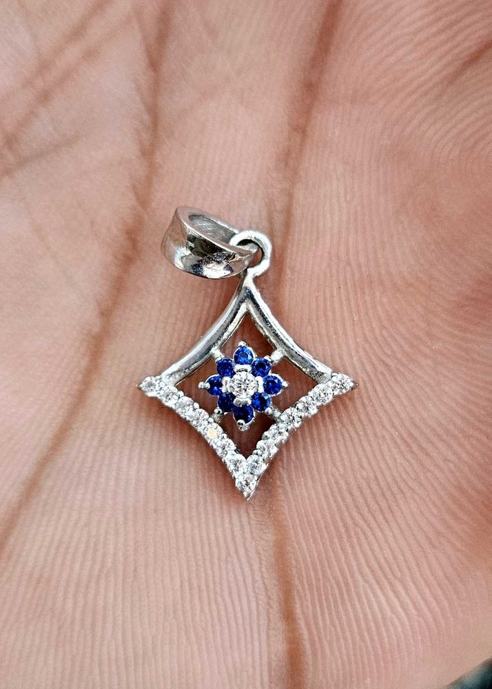 Girl&#39;s Pendent For Regular Use