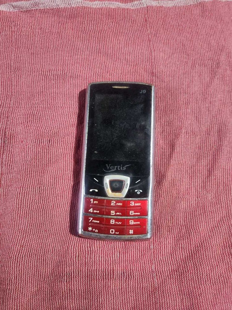Vertis Feature Phone