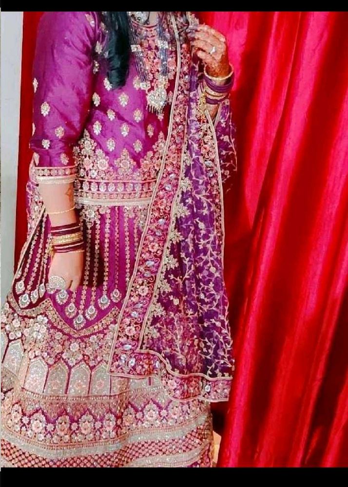 Heavy bridal lehenga 💗