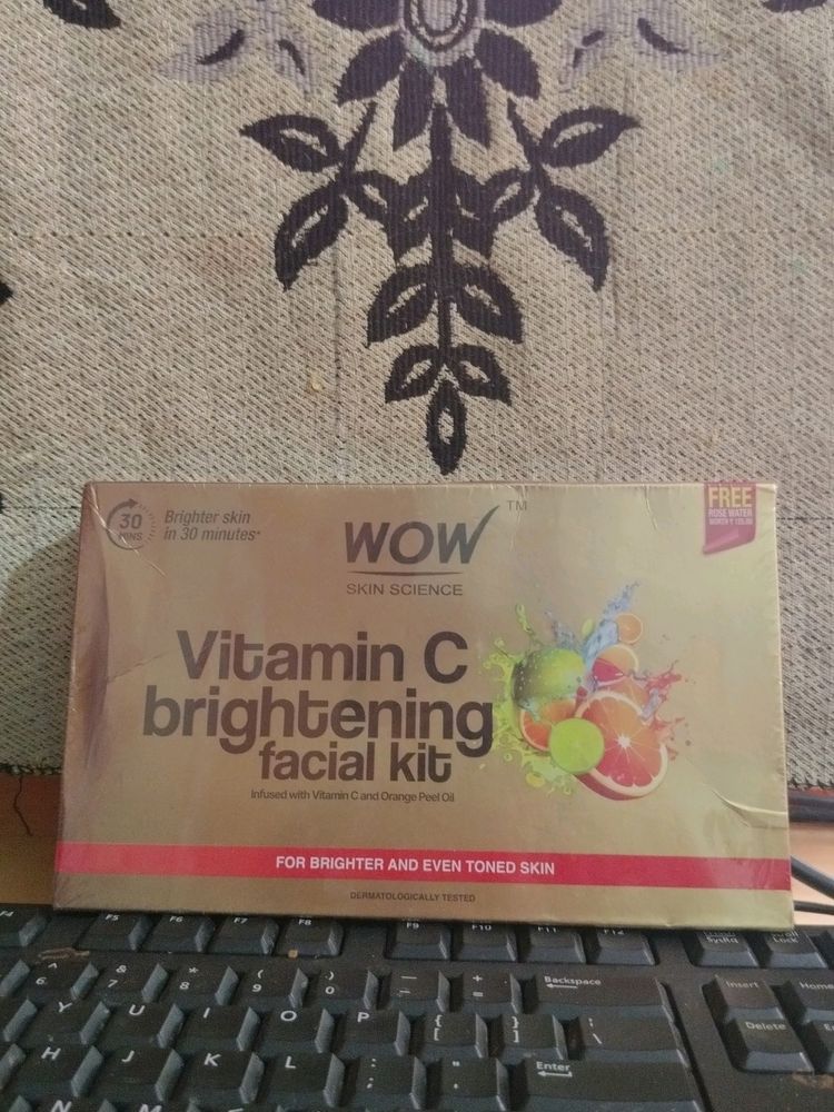 Wow Skin Science Vitamin C Brightening Facial Kit