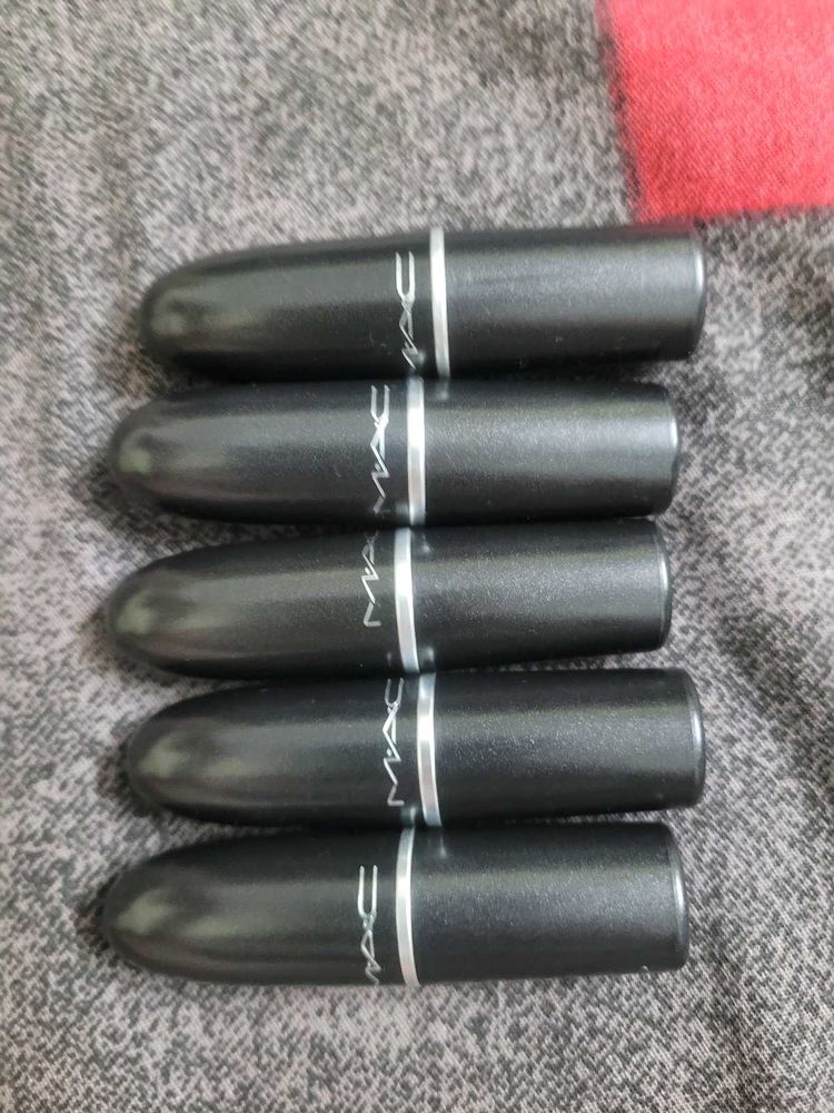 MAC LIPSTICK