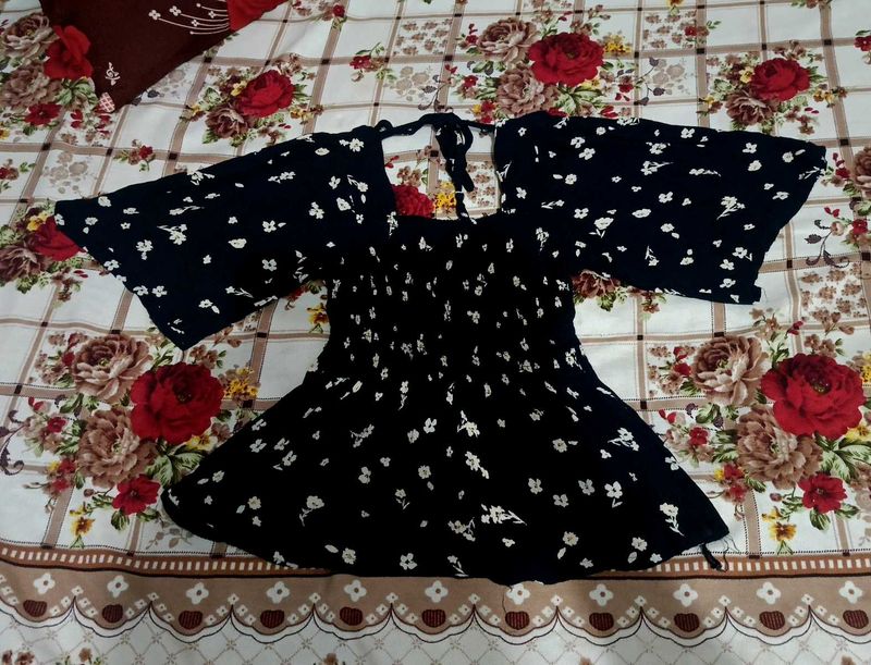 Floral Daisy Print Tie-Back Top