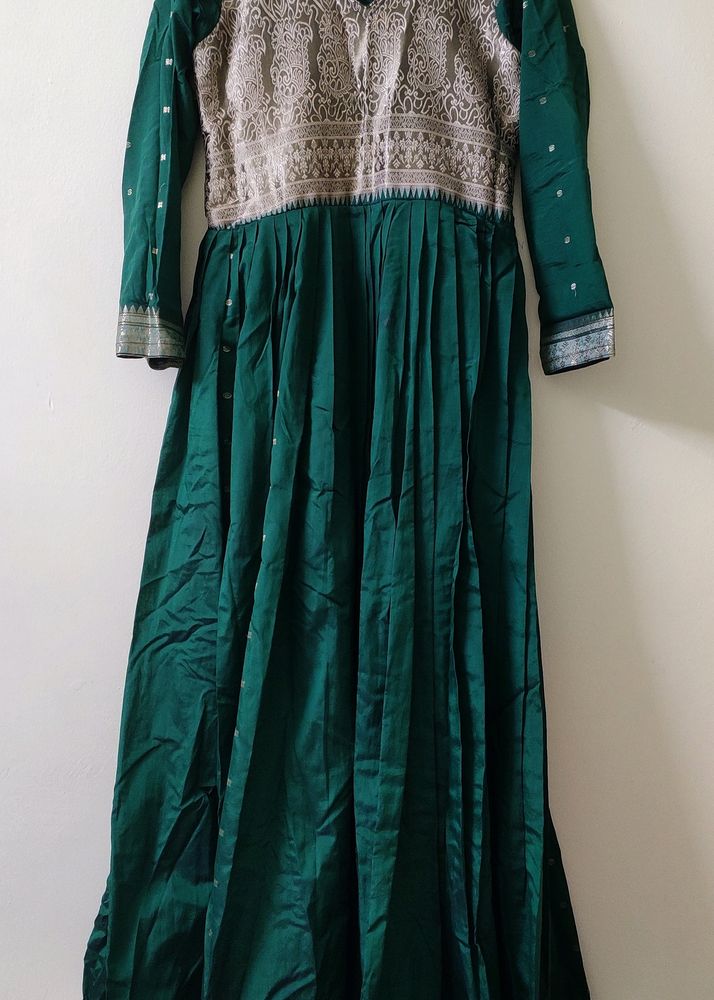 It&#39;s a Green Pleated Gown (Stiched) With Heavy (Bi