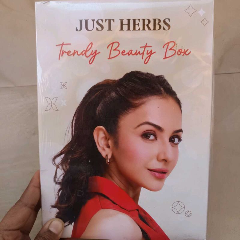 JUST HERBS TRENDY BEAUTY BOX